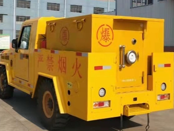海拉尔凯龙爆破器材运输车：保障爆破任务的安全运行