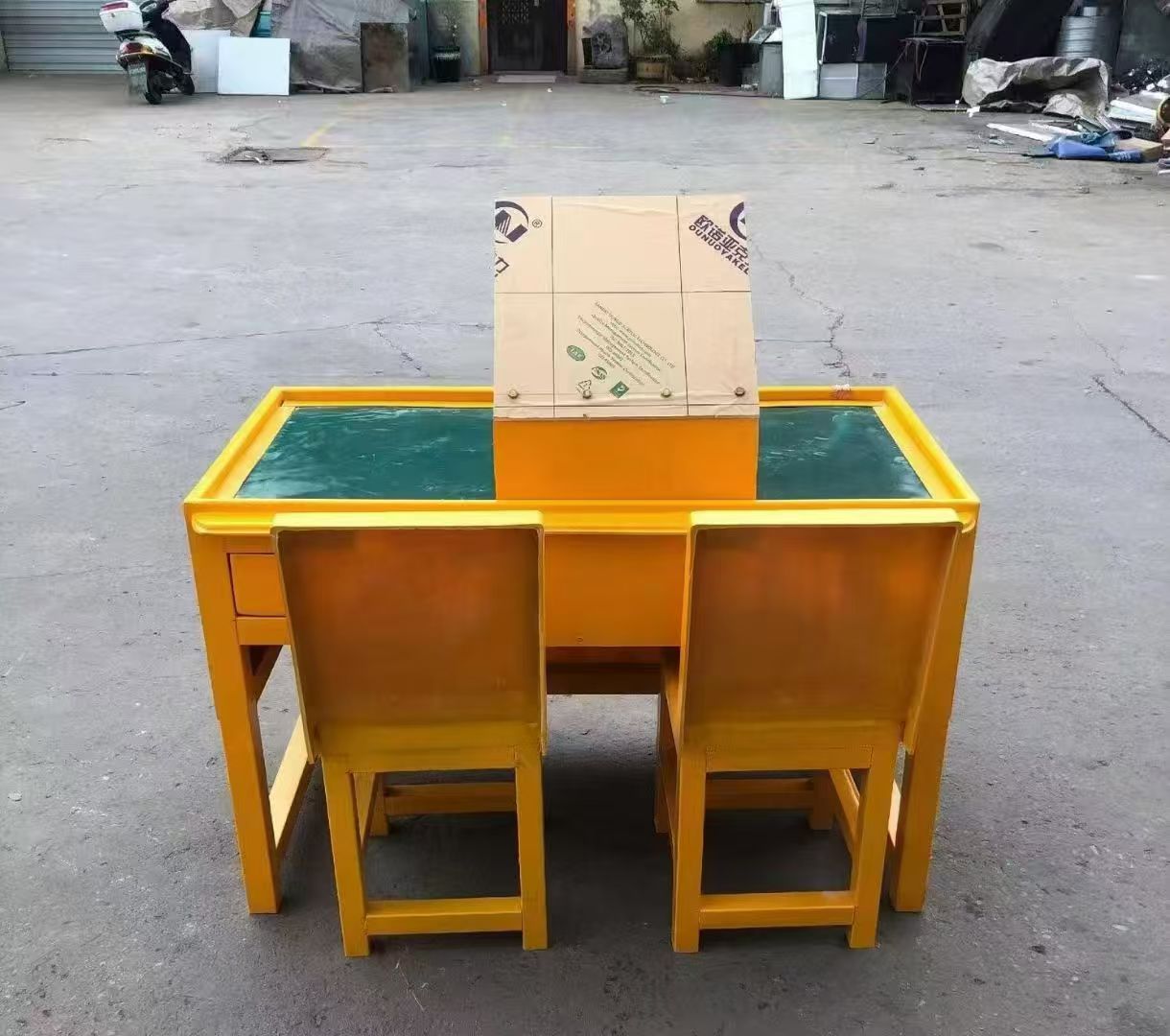 海拉尔防静电导通桌井下煤矿火工品发放桌：危险品流转的安全守护者